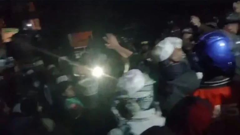 8c3a973987c3c7437b8ff3b81d888d79-6984ec4c5b2f8