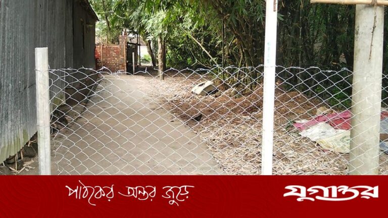 20260617-বগুড়ায়-সড়কে-বেড়া-দিলেন-বিএনপি-নেতা