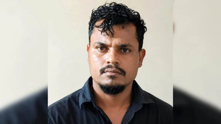 20260624-ইউনিয়ন-পরিষদ-ভবনের-ছাদে-বিএনপি-নেতার-ইয়াবা-সেবনের-আসর