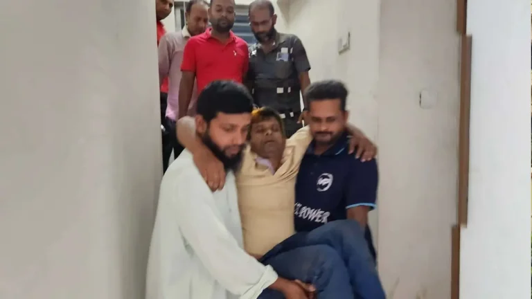 20260628-কলাপাড়ায়-শিক্ষক-ও-সংবাদকর্মীর-ওপর-ছাত্রদলের-হামলার-অভিযোগ