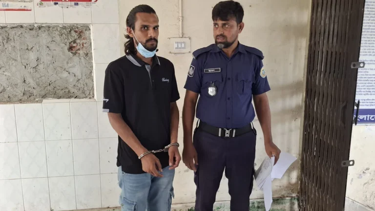 20260725-ঝালকাঠিতে-গাঁজাসহ-ছাত্রদল-নেতা-আটক