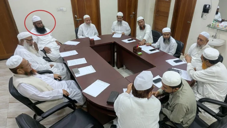 20260729-হাসিনাকে-‘কওমি-জননী’-উপাধি-দেওয়া-মুফতি-রুহুল-আমিন-শিক্ষাবোর্ডের-সভায়