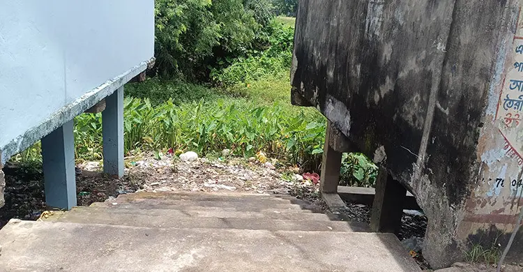 20260805-নিজেকে-অসহায়-দেখিয়ে-সরকারি-জমিতে-দোকান-চান-স্বচ্ছল-বিএনপি-নেতা