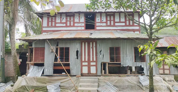 20260813-সংঘর্ষে-নিহত-১-শরীয়তপুরে-বিএনপি-নেতার-নেতৃত্বে-প্রতিপক্ষের-অর্ধশত-বাড়িতে-লুটপা
