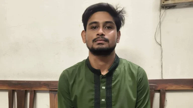 20260816-রাবি-ছাত্রদল-নেতা-৭-পিস-ভারতীয়-ট্যাপেন্টাডলসহ-আটক