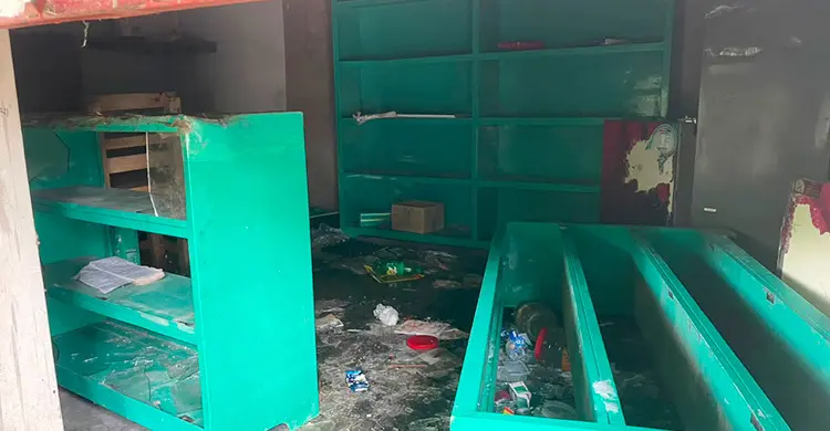 20260822-সালথায়-ছাত্রদল-নেতার-নেতৃত্বে-বাড়িঘরে-হামলা-ভাঙচুরের-অভিযোগ