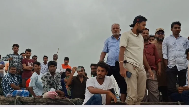 20260831-লক্ষ্মীপুরে-চর-দখল-করতে-গিয়ে-কৃষকদের-বাধার-মুখে-বিএনপি-ক্ষমতাসীনরা‎