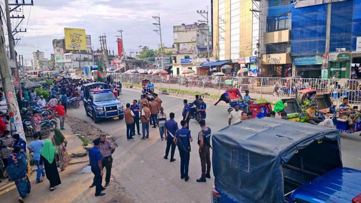 20260903-ফেনীতে-বিএনপির-দুই-পক্ষের-সংঘর্ষ,-সাংবাদিকসহ-আহত-অর্ধশতাধিক