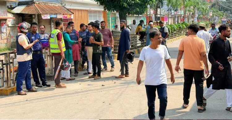 20260918-সিরাজগঞ্জে-যুবদল-ছাত্রদল-বিএনপির-দফায়-দফায়-সংঘর্ষ,-আহত-৩০