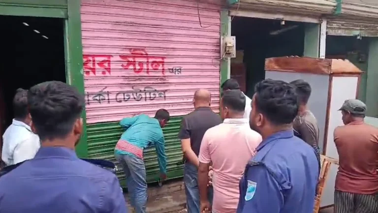 20261009-আদালতের-নির্দেশে-বিএনপি-নেতার-দখলে-থাকা-দোকান-সিলগালা