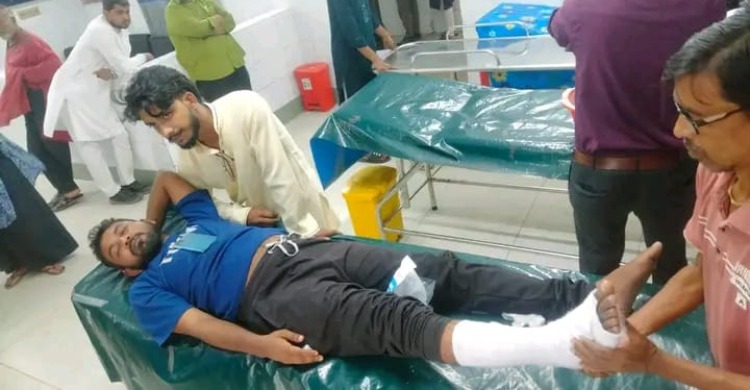 20261009-থানার-ভেতর-এনসিপি-নেতাদের-ওপর-ছাত্রদলের-হামলার-অভিযোগ