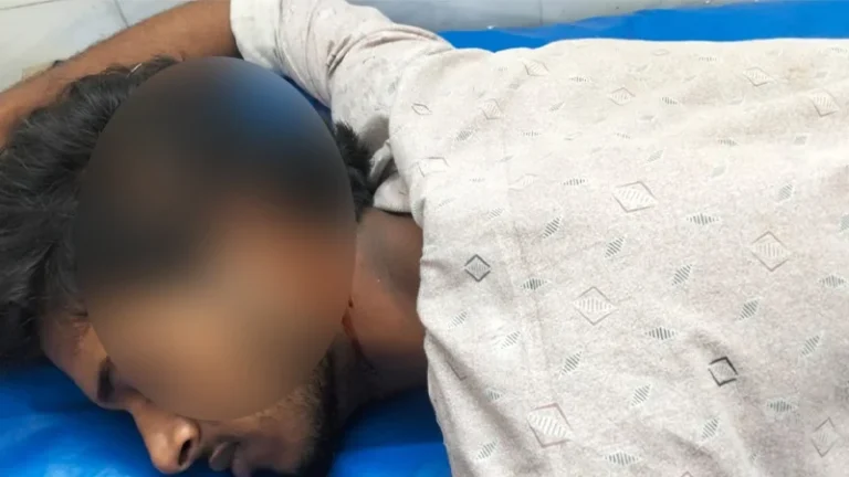 20261010-যুবদল-নেতার-বাড়িতে-নিয়ে-বাবা-ছেলেকে-বেঁধে-নির্যাতন