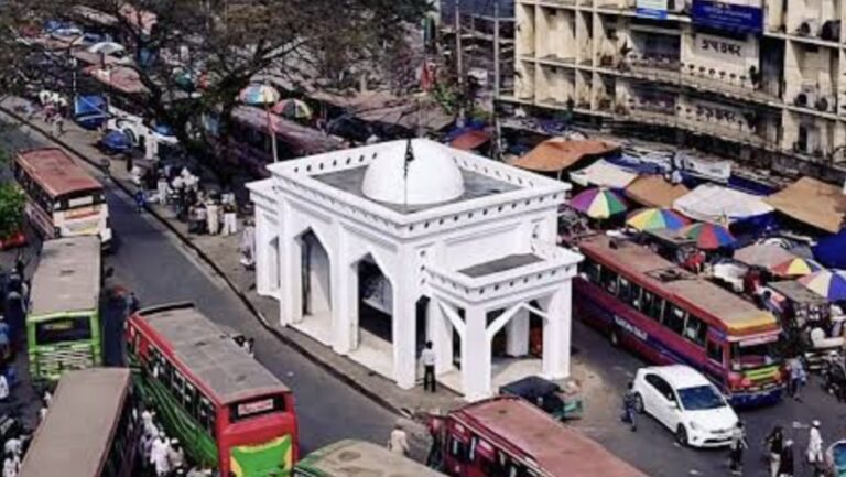 20261013-গুলিস্তানে-পরিবহন-ব্যবসা-নিয়ে-যুবদলের-দুই-পক্ষের-সংঘর্ষ,-আহত-৩
